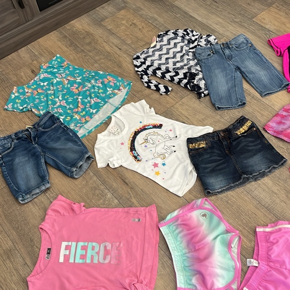 Girls Assorted Clothing items in size 6/6X  
Girls clothing assorted Brands - Picture 3 of 7